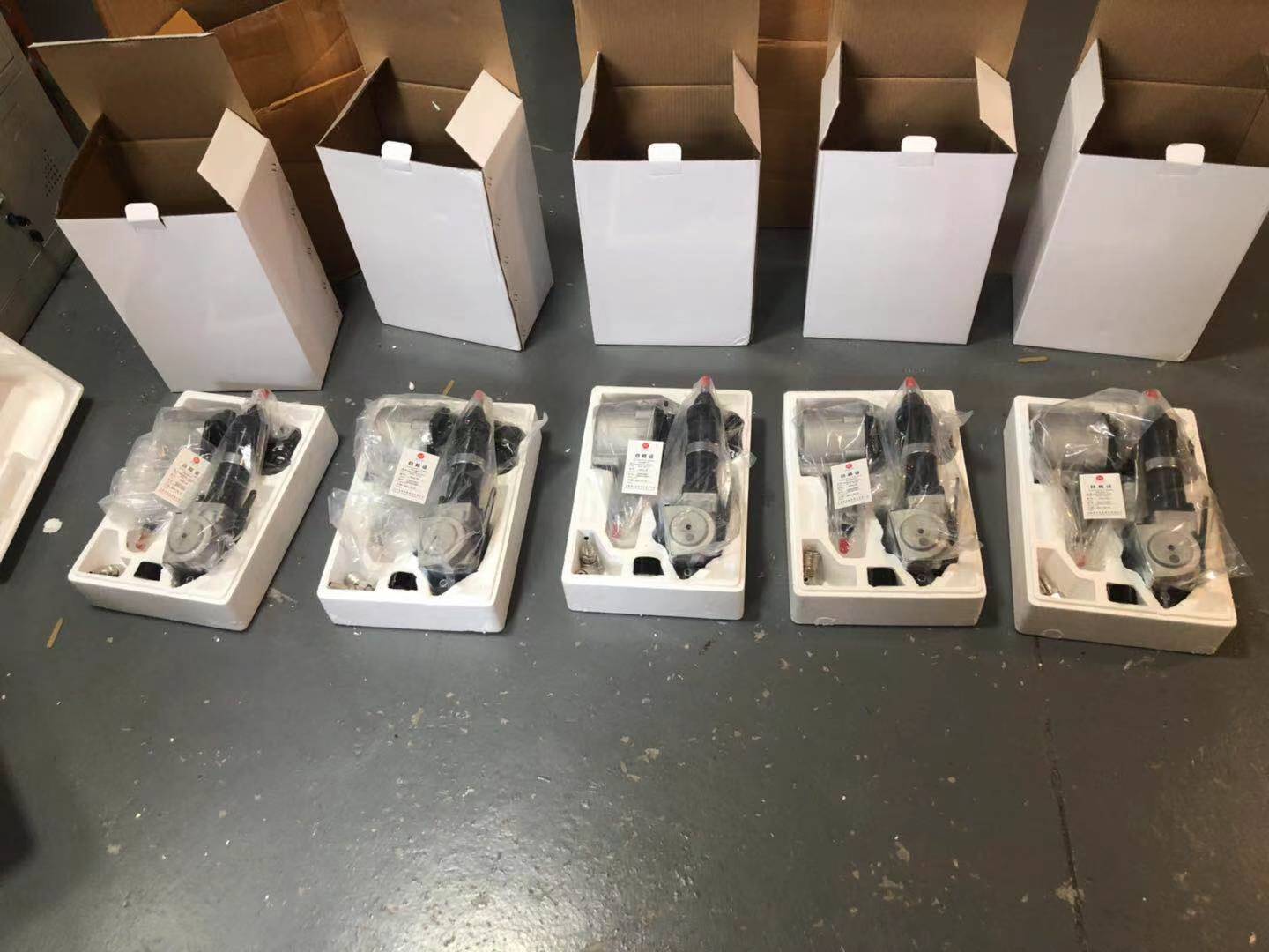 鋼帶打包機(jī) 氣動(dòng)GZA-32KZLS-32遠(yuǎn)銷(xiāo)非洲剛果(金)龐比銅鈷礦